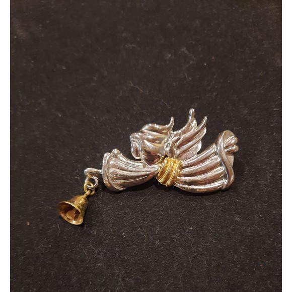 Vintage JONA Signed Gold and Silver Toned Angel Brooch With a Dangling  Bell - Picture 3 of 5